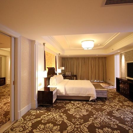Lake Piedmont International Hotel Guangzhou Exterior photo