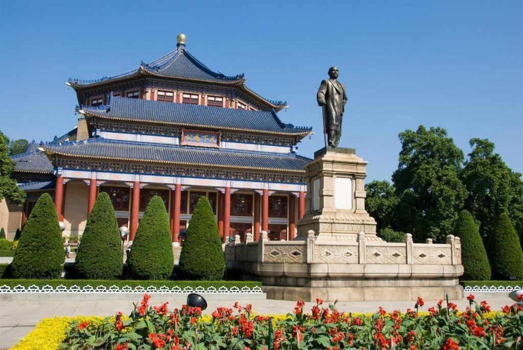 Lake Piedmont International Hotel Guangzhou Exterior photo