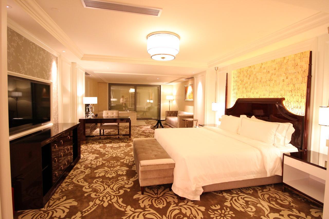 Lake Piedmont International Hotel Guangzhou Exterior photo